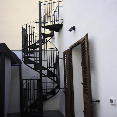 Zisas Apartment ปาแลร์โม ภายนอก รูปภาพ